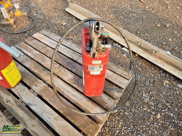 high-pressure-hydraulic-hand-pump-image-5