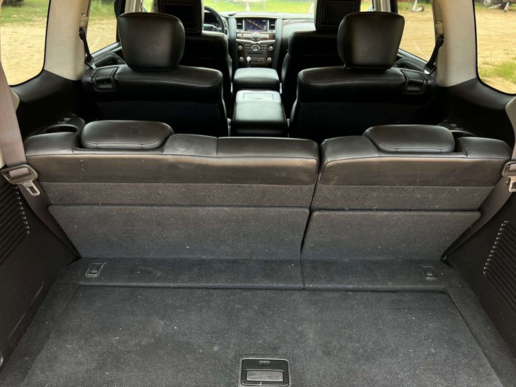 2012-infiniti-qx56-image-43