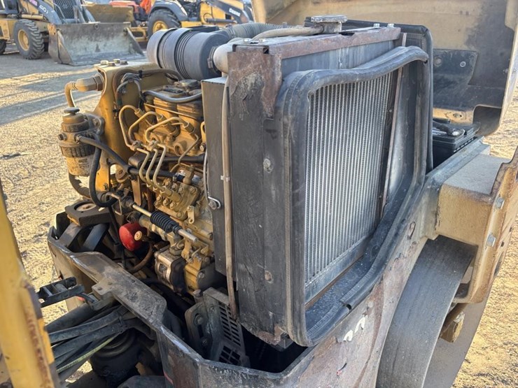 2006-caterpillar-cb-224e-image-38