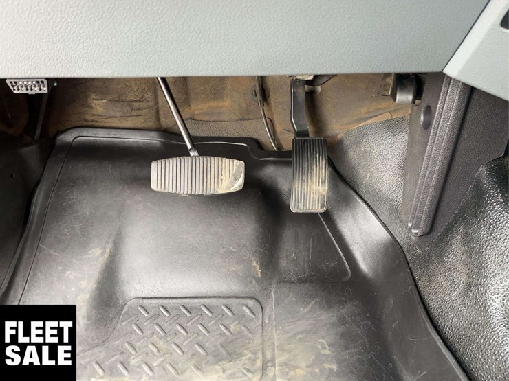 2015-ford-f550-image-18