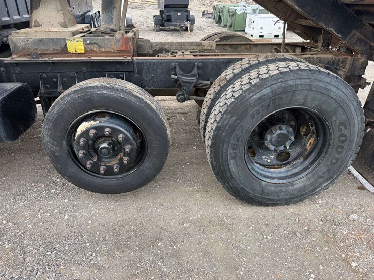 2006-ford-f750-image-36
