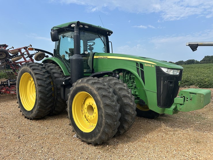 2013-john-deere-8285r-image-1
