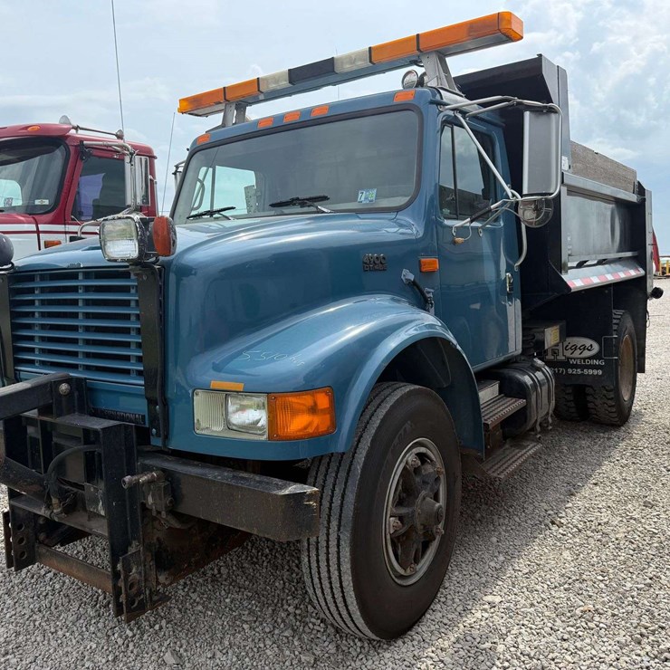 1996 INTERNATIONAL 4900