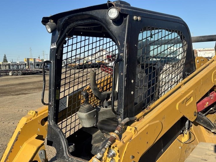 2016-caterpillar-259d-image-19