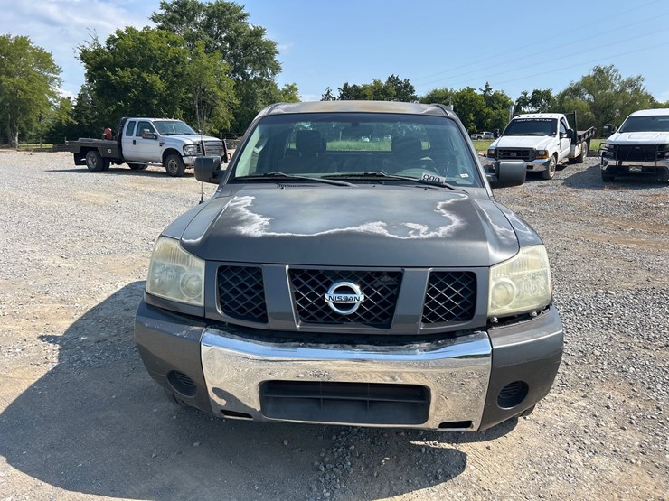 2005-nissan-titan-image-3