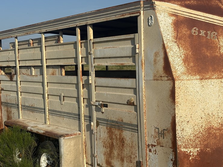 hilsboro-16'x6'-bumper-pull-stock-trailer-image-7