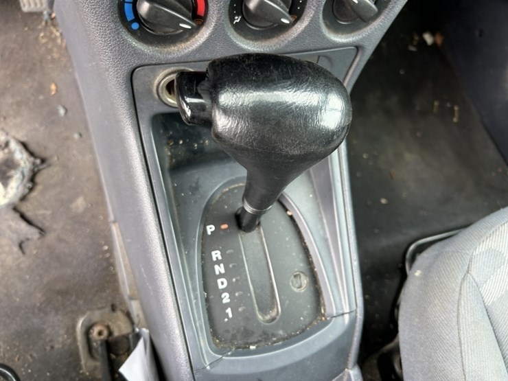2010-ford-transit-connect-image-28