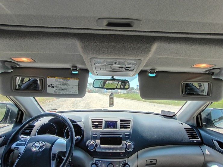 2012-toyota-highlander-image-51