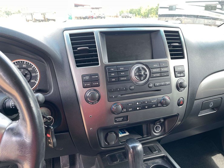 2015-nissan-armada-image-13
