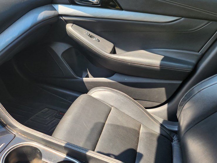 #2809-•-2016-nissan-maxima-sl-(has-wi-title)-image-16