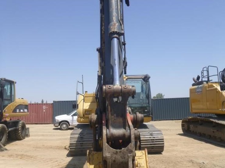 2011-deere-225d-lc-image-27