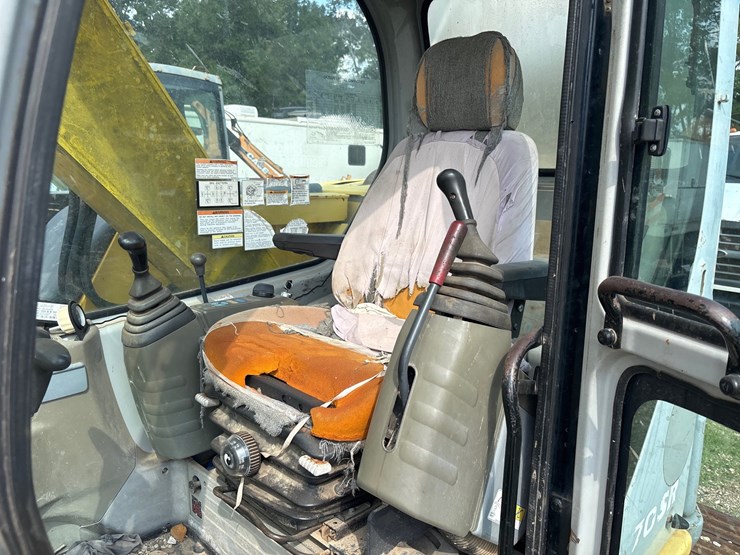 2007-kobelco-sk70sr-image-12