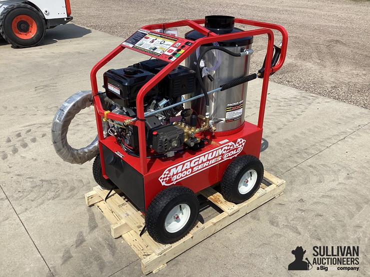 2026-magnum-4000-series-hot-water-pressure-washer-image-1
