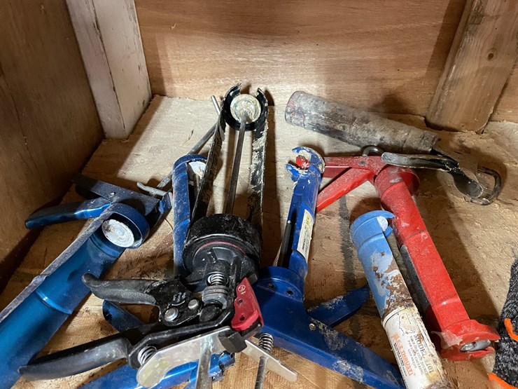 #10160-•-(7)-caulking-guns-image-3