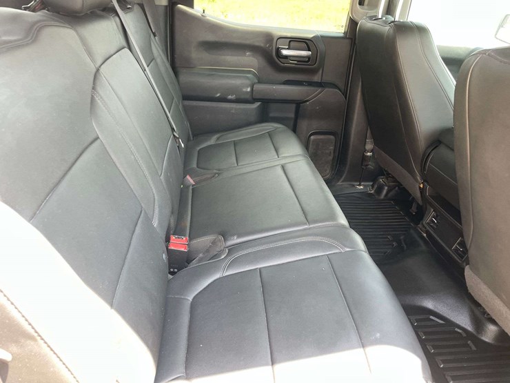2019-chevrolet-silverado-1500-image-17