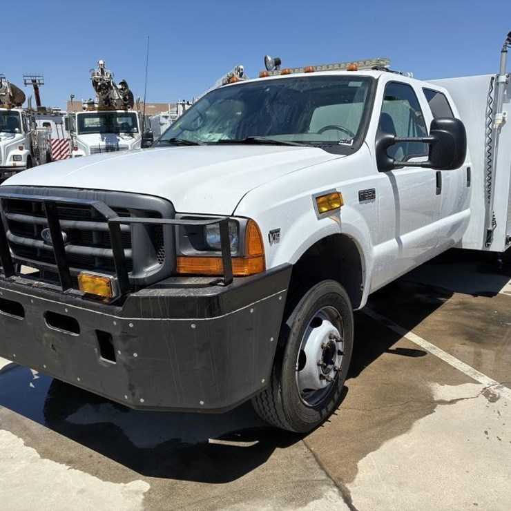 2001 FORD F550