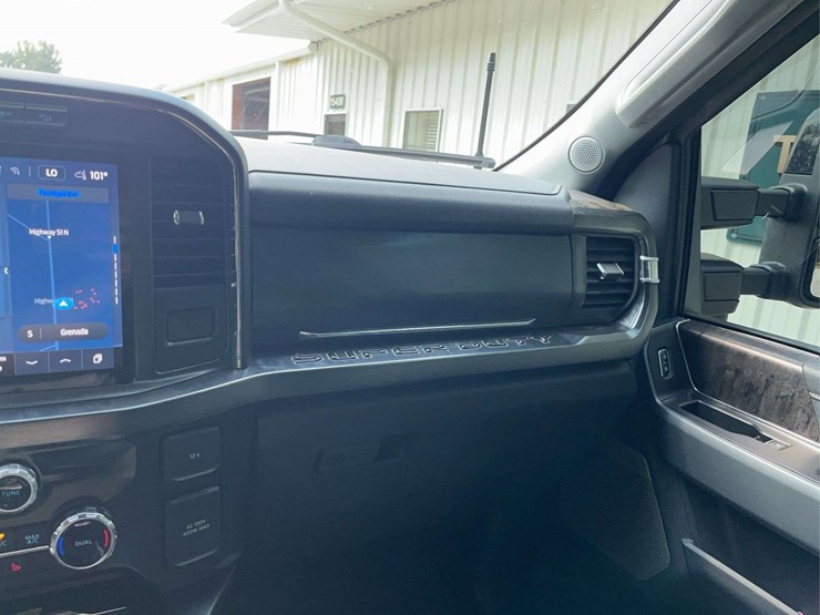 2024-ford-f250-image-19