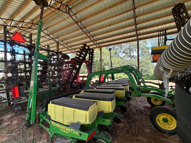 2000-john-deere-1730-image-11