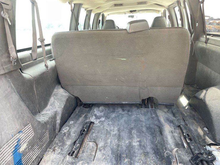 2005-chevrolet-express-3500-image-14