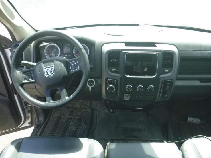 2016-dodge-1500-image-8