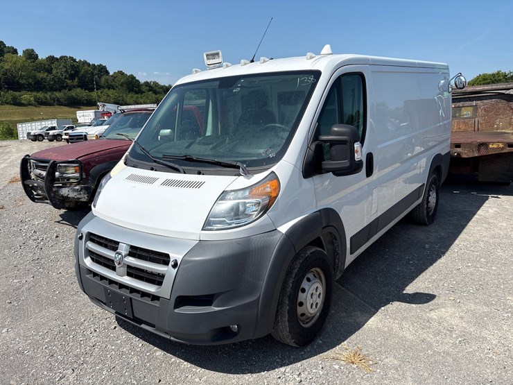 2015-ram-promaster-1500-image-1