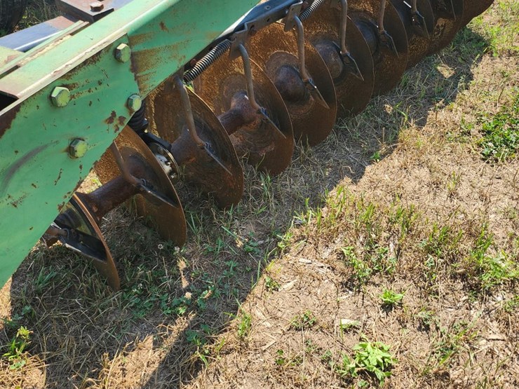 john-deere-235-image-5