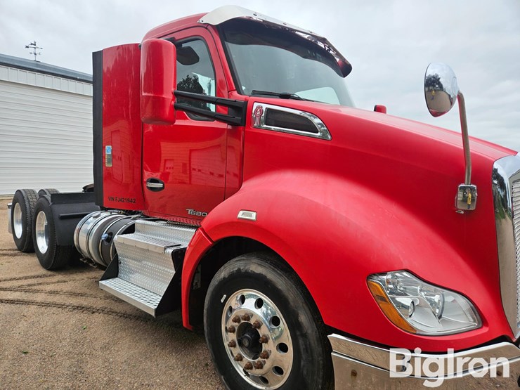 2015-kenworth-t660-image-15