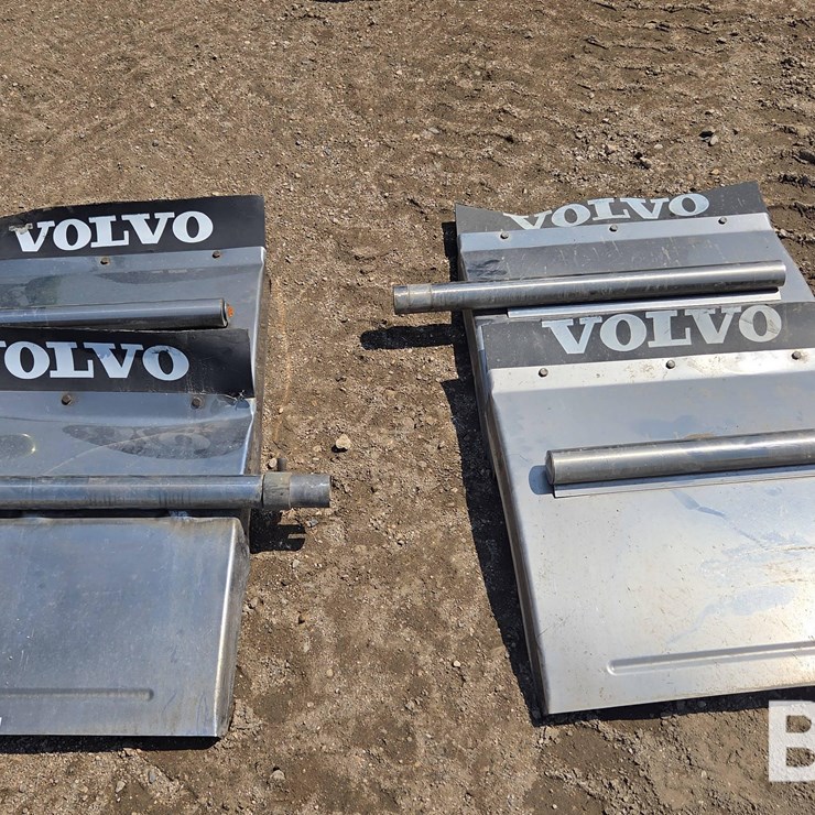 Volvo Quarter Fenders