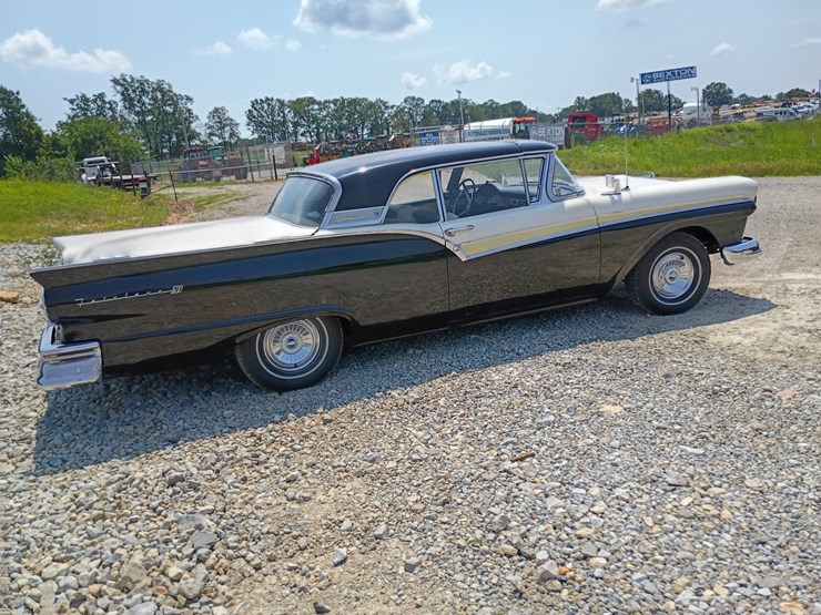 1957-ford-500-image-10