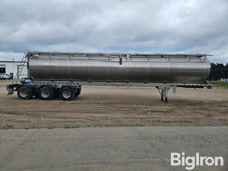 2018-warren-at-45-9-tri/a-bulk-aluminum-feed-trailer-image-4