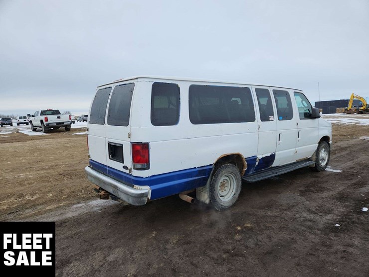 2012-ford-e-series-e-350-sd-xl-3dr-extended-passenger-van-image-4