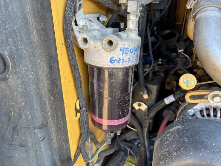 2016-caterpillar-259d-image-36