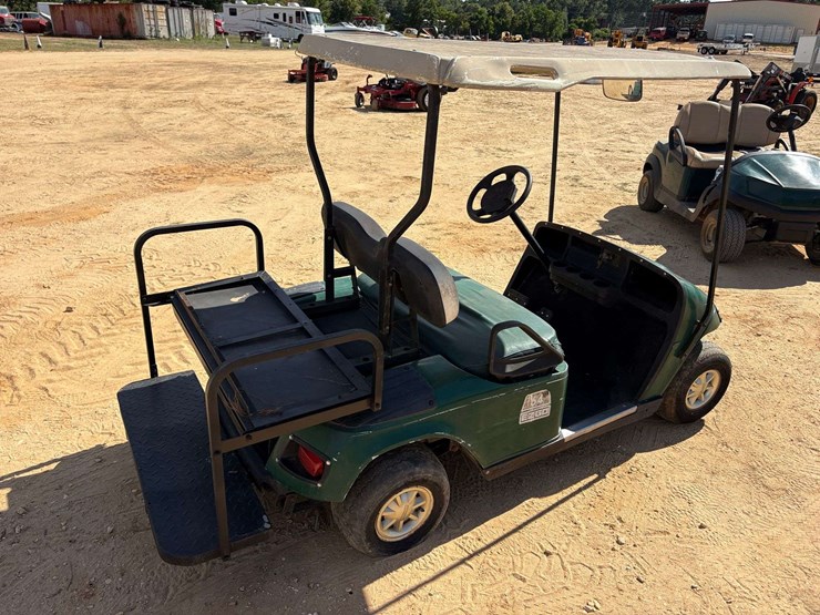 ez-go-2-seater-gas-golf-cart-image-3