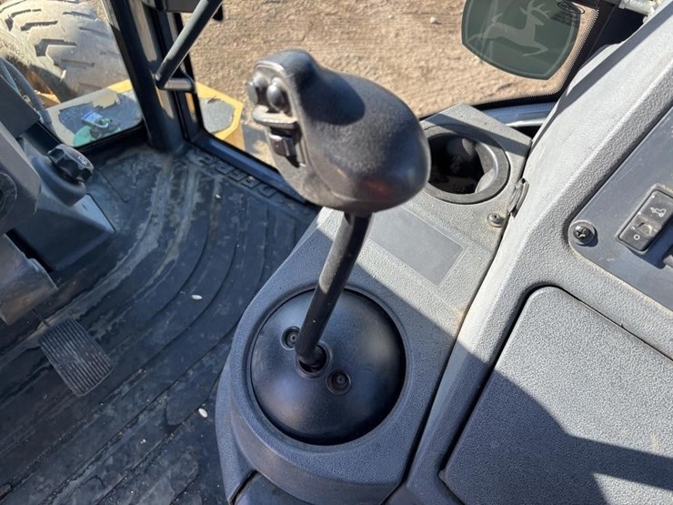 2020-john-deere-2020-image-41