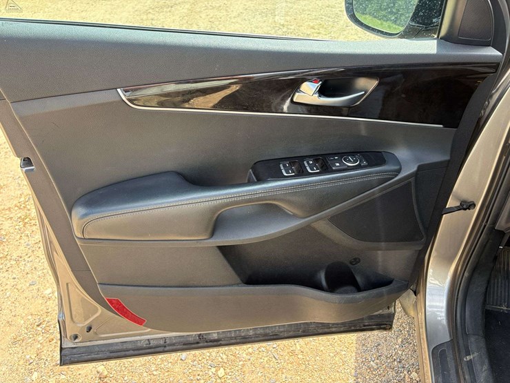 2017-kia-sorento-image-11