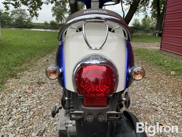 2024-honda-metropolitan-ncw50-scooter-image-14