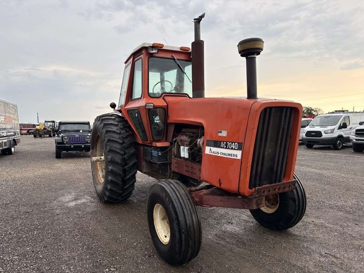 allis-chalmers-7040-image-4