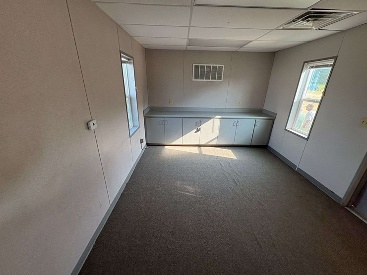 mobile-56'-office-building-image-31