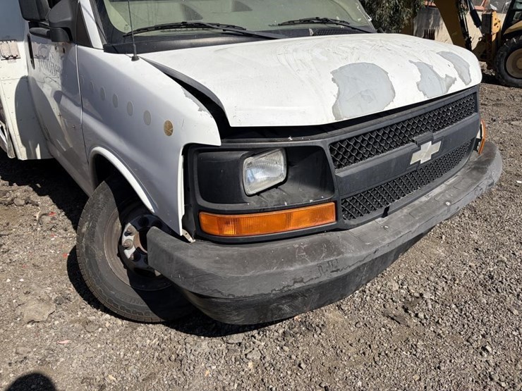 2006-chevrolet-express-g3500-image-9