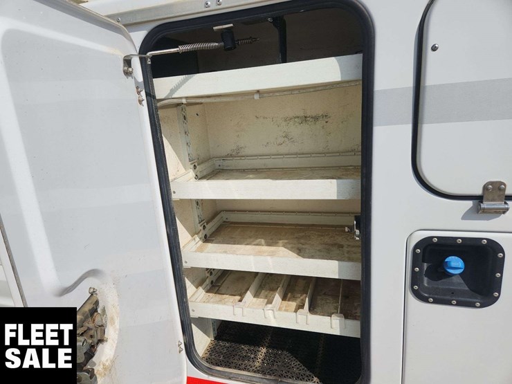 2020-ford-f550-image-33