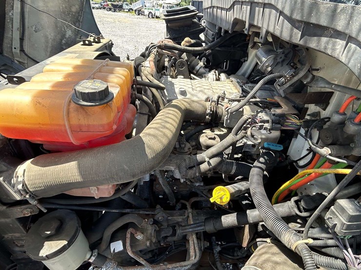 2011-international-durastar-4300-image-15