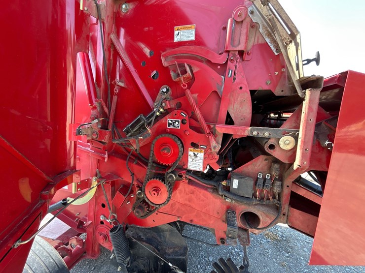 2017-case-ih-rb455a-image-10