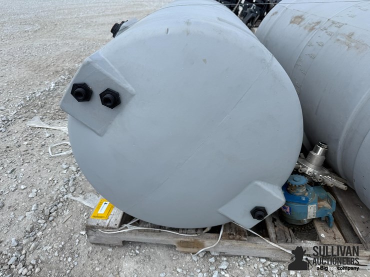 kinze-150-gal-liquid-fertilizer-tanks-image-8