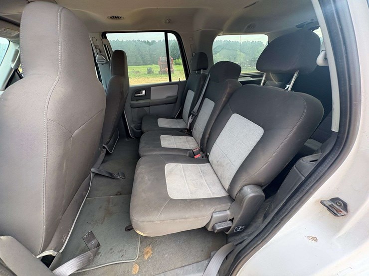 2005-ford-expedition-image-22