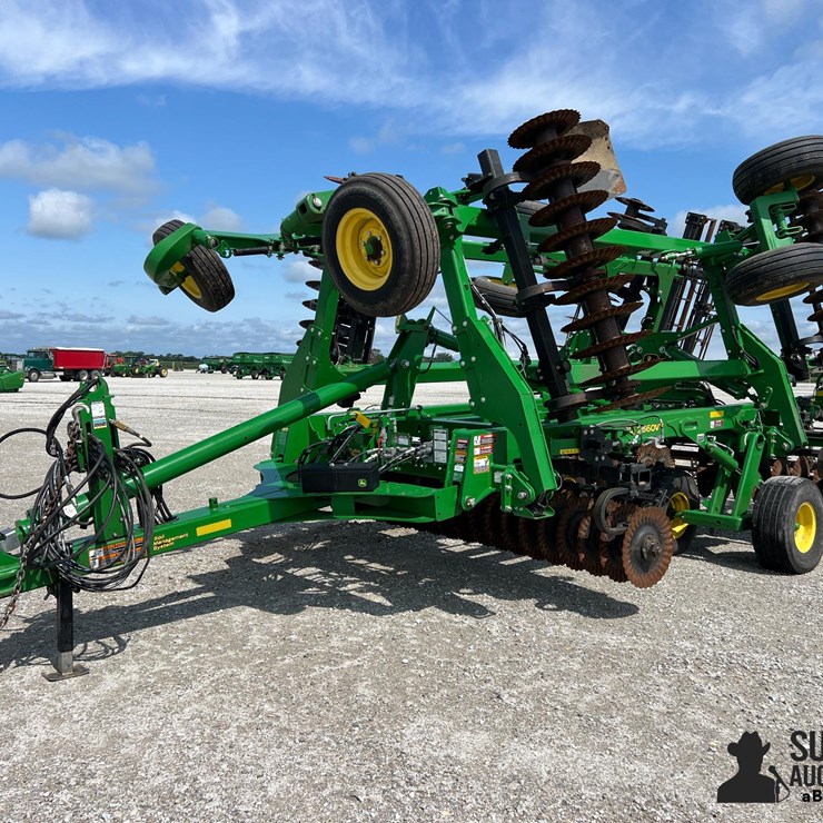 2021 JOHN DEERE 2660VT
