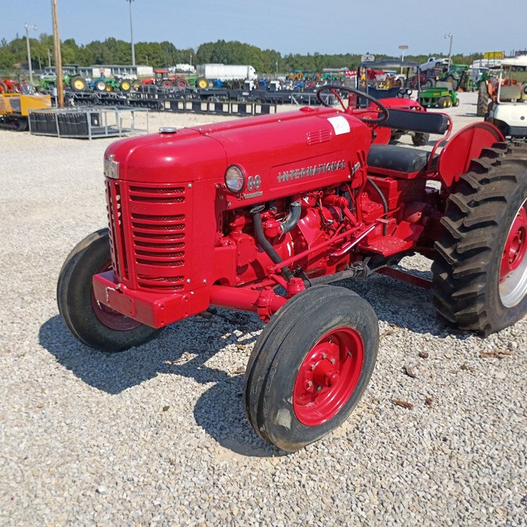 1955 INTERNATIONAL 300