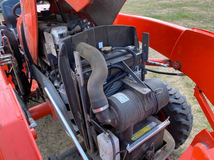 2019-kubota-l4701d-image-47