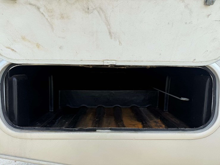 2007-chevrolet-express-"chateau"-(72,384-miles)-image-18