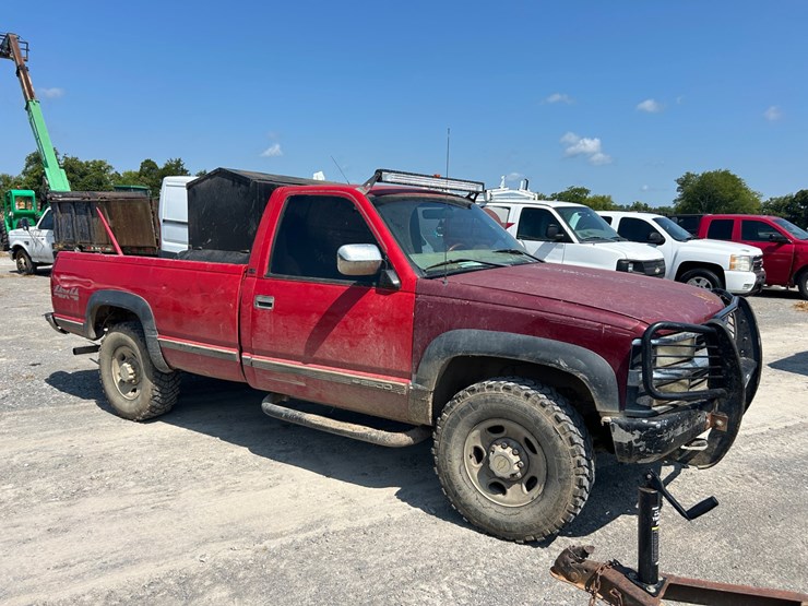 1999-chevrolet-k2500-image-2