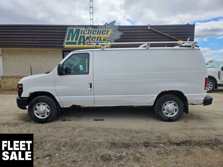 2010-ford-cargo-image-5